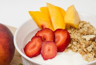 Granola med mandelmælk opskrift