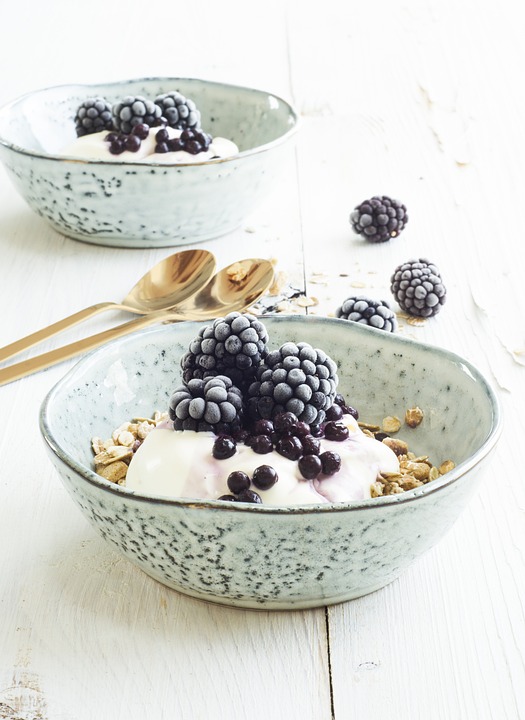 Yoghurt parfait med granola opskrift